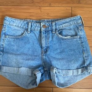 jean shorts from H&M, light wash, size 4